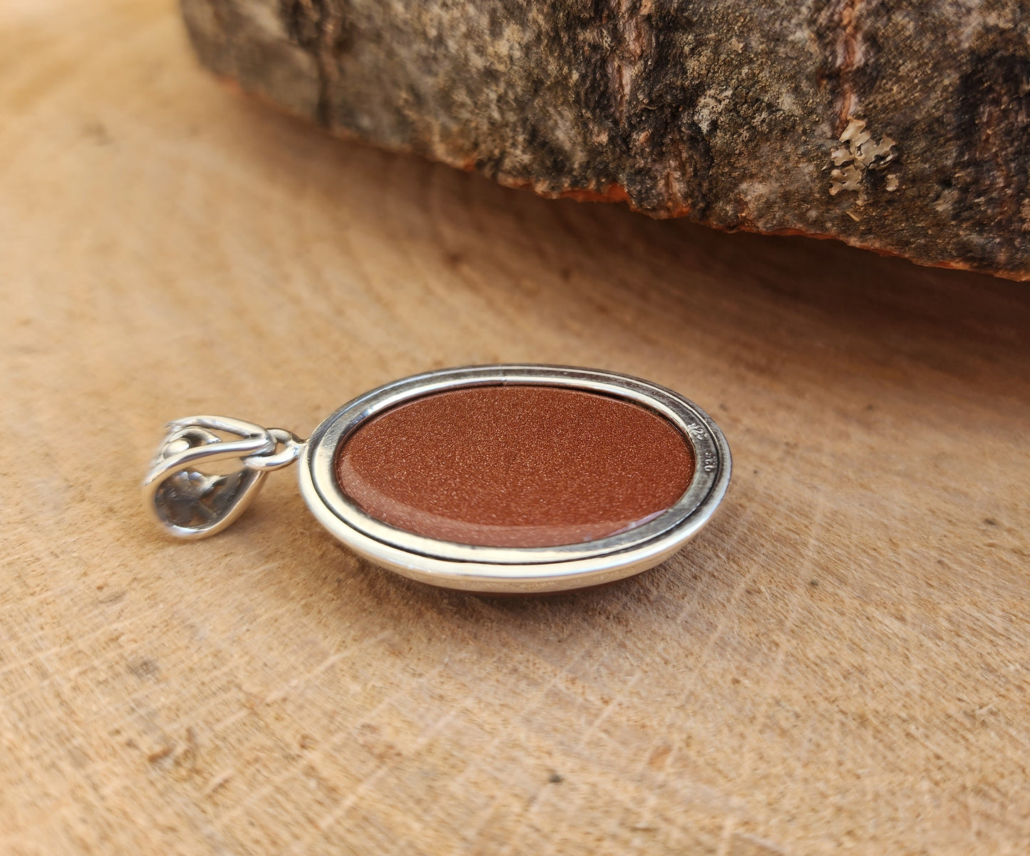 Sparkling Sunstone Oval Gemstone Pendant .925 Sterling Silver