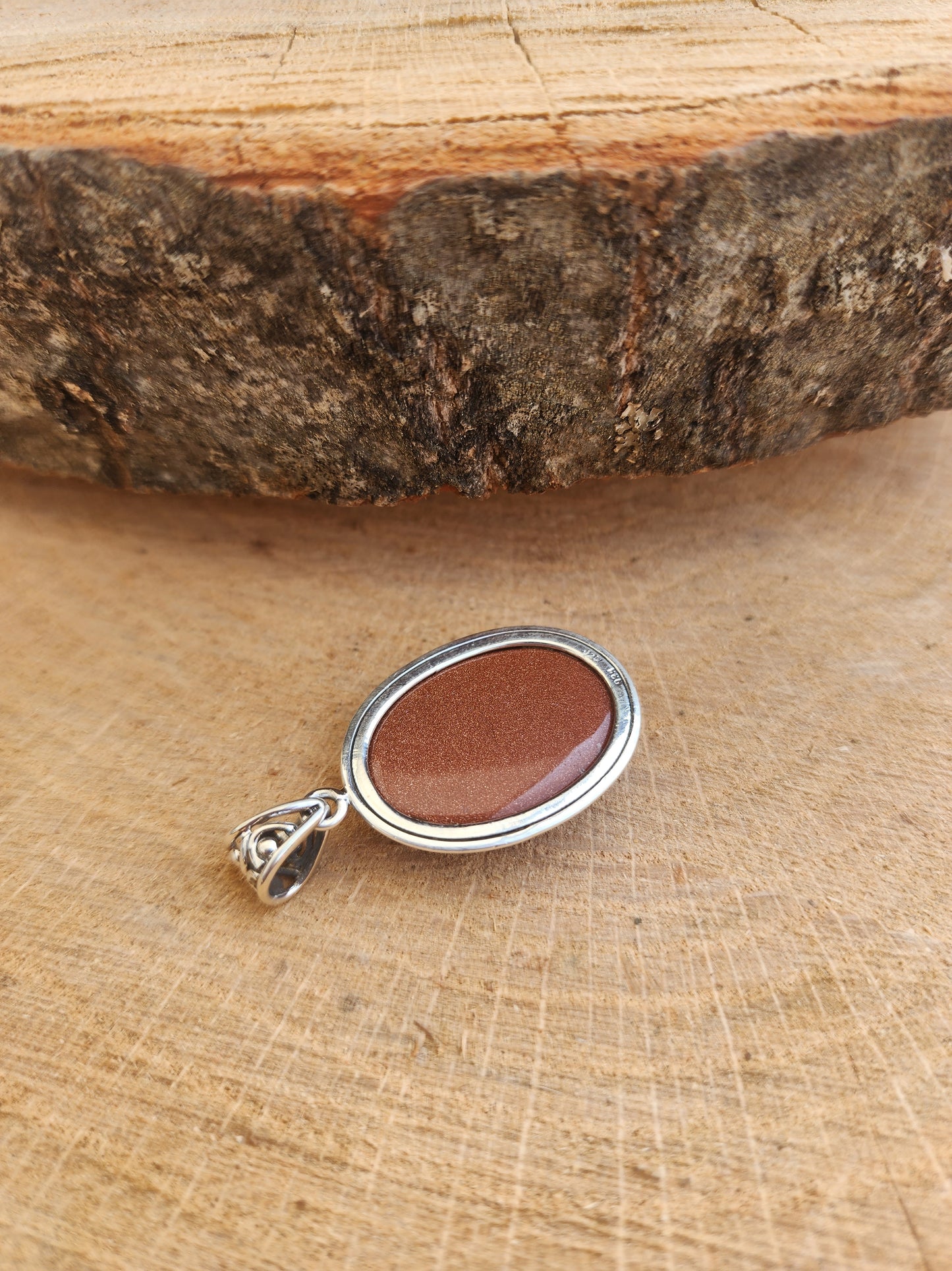 Sparkling Sunstone Oval Gemstone Pendant .925 Sterling Silver