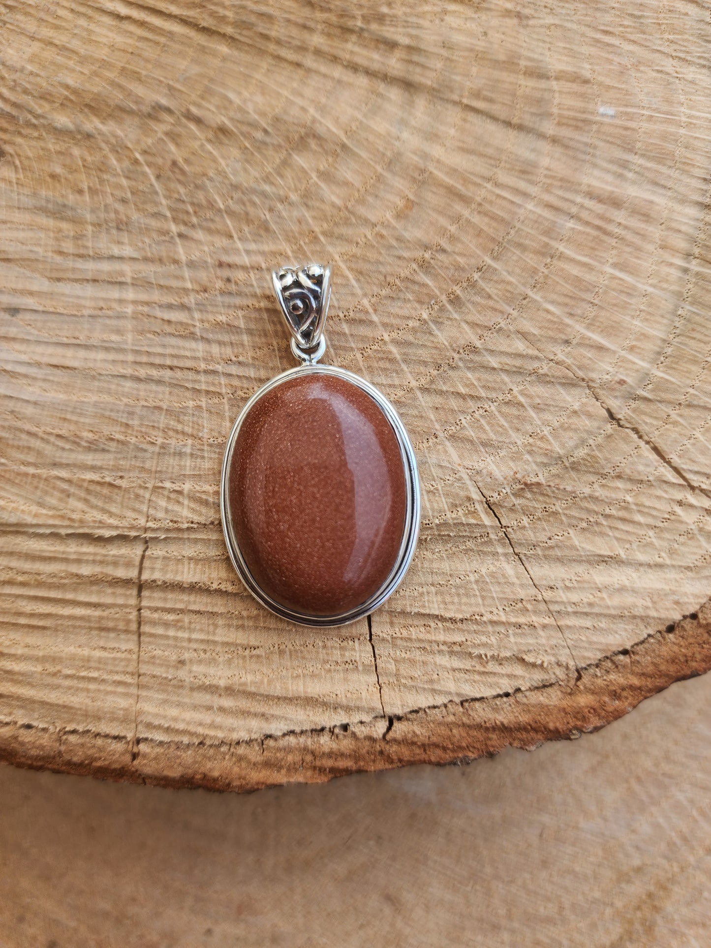 Sparkling Sunstone Oval Gemstone Pendant .925 Sterling Silver