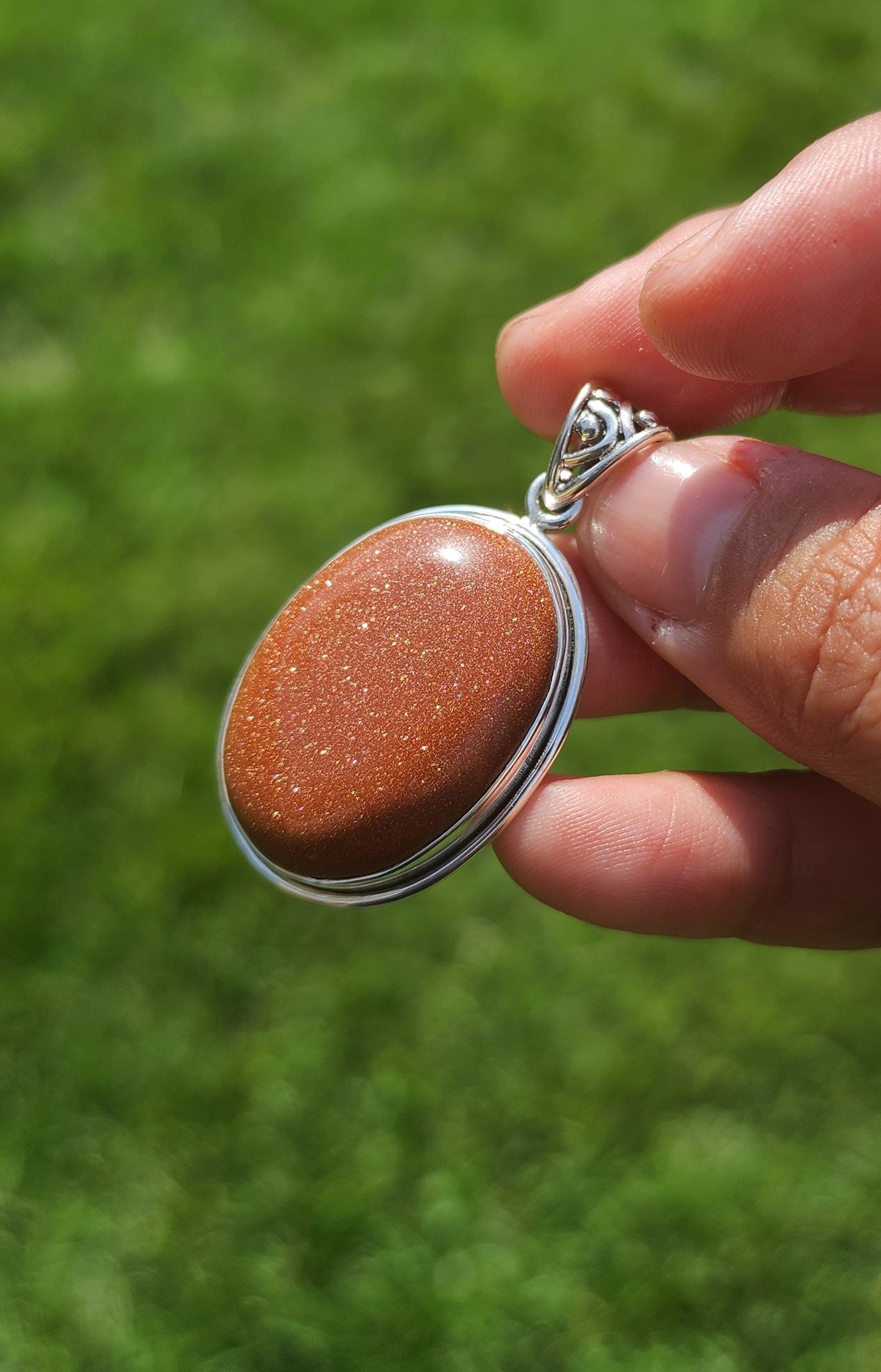 Sparkling Sunstone Oval Gemstone Pendant .925 Sterling Silver