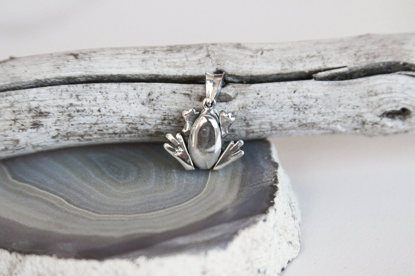 .925 Sterling Silver Frog Pendant
