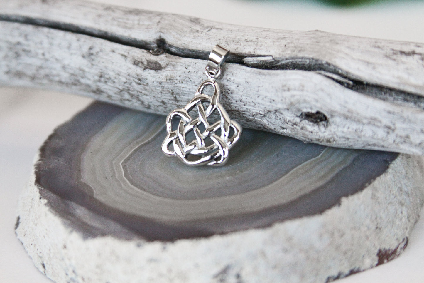 .925 Sterling Silver Celtic Knot Pendant