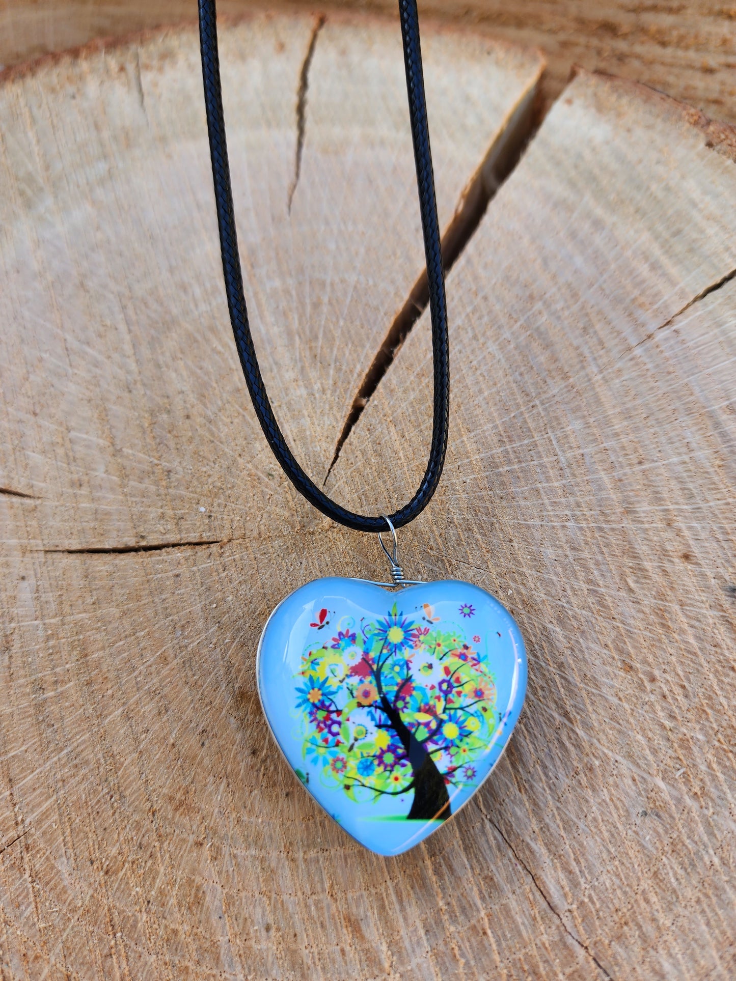 Tree Design Heart-Shaped Resin Necklace