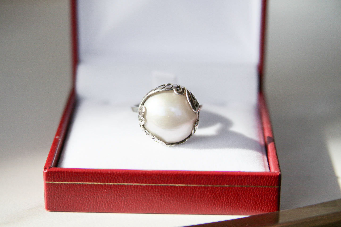 Mother of Pearl Vintage Style Ring Size 9