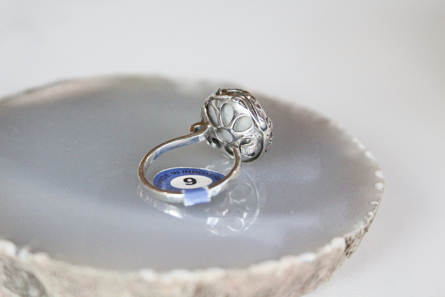 Mother of Pearl Vintage Style Ring Size 9